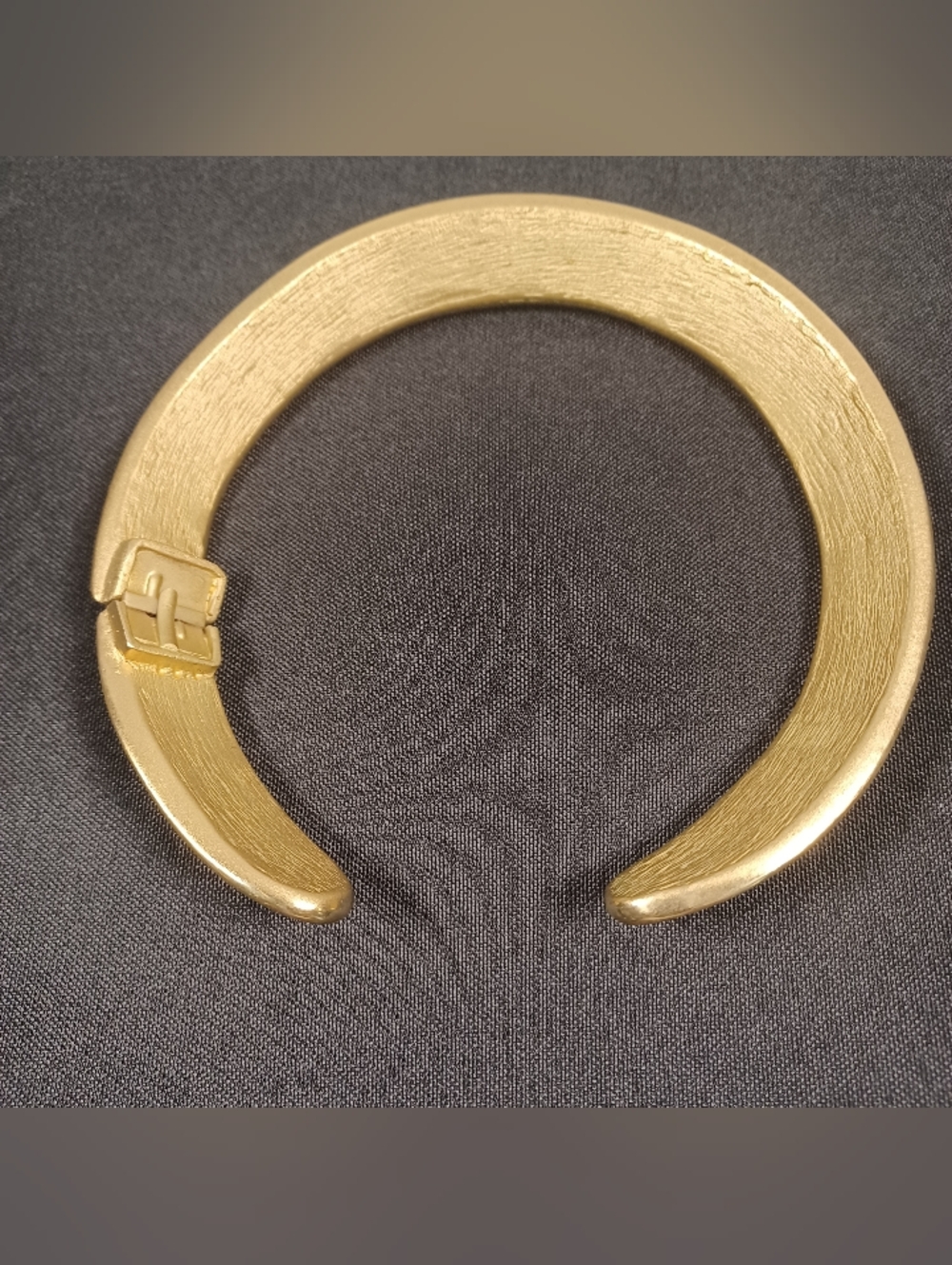 Jaguar Hinged Choker Goldtone And Silvertone - Picture 3 of 3